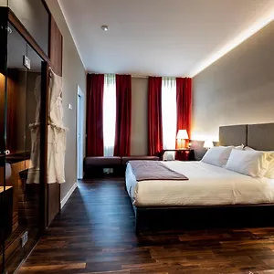 10 Keys Hotel Milan