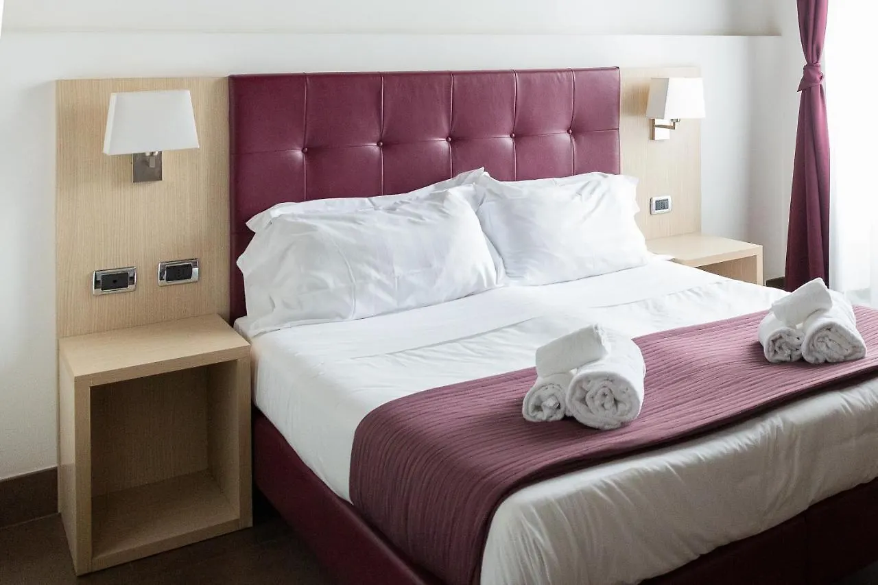 Suitinn19 Rome Italy