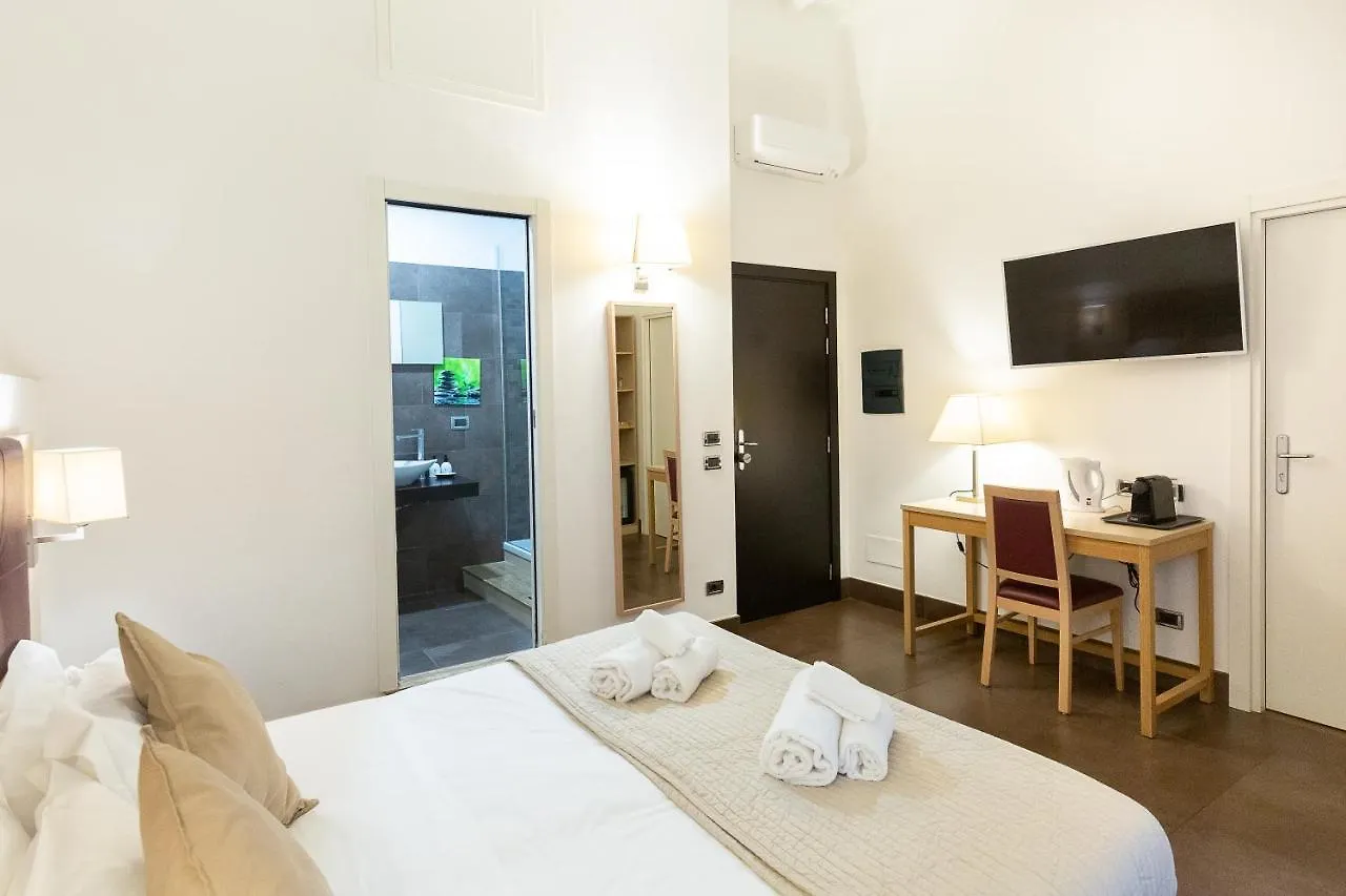 Suitinn19 Rome 3*,  Italy