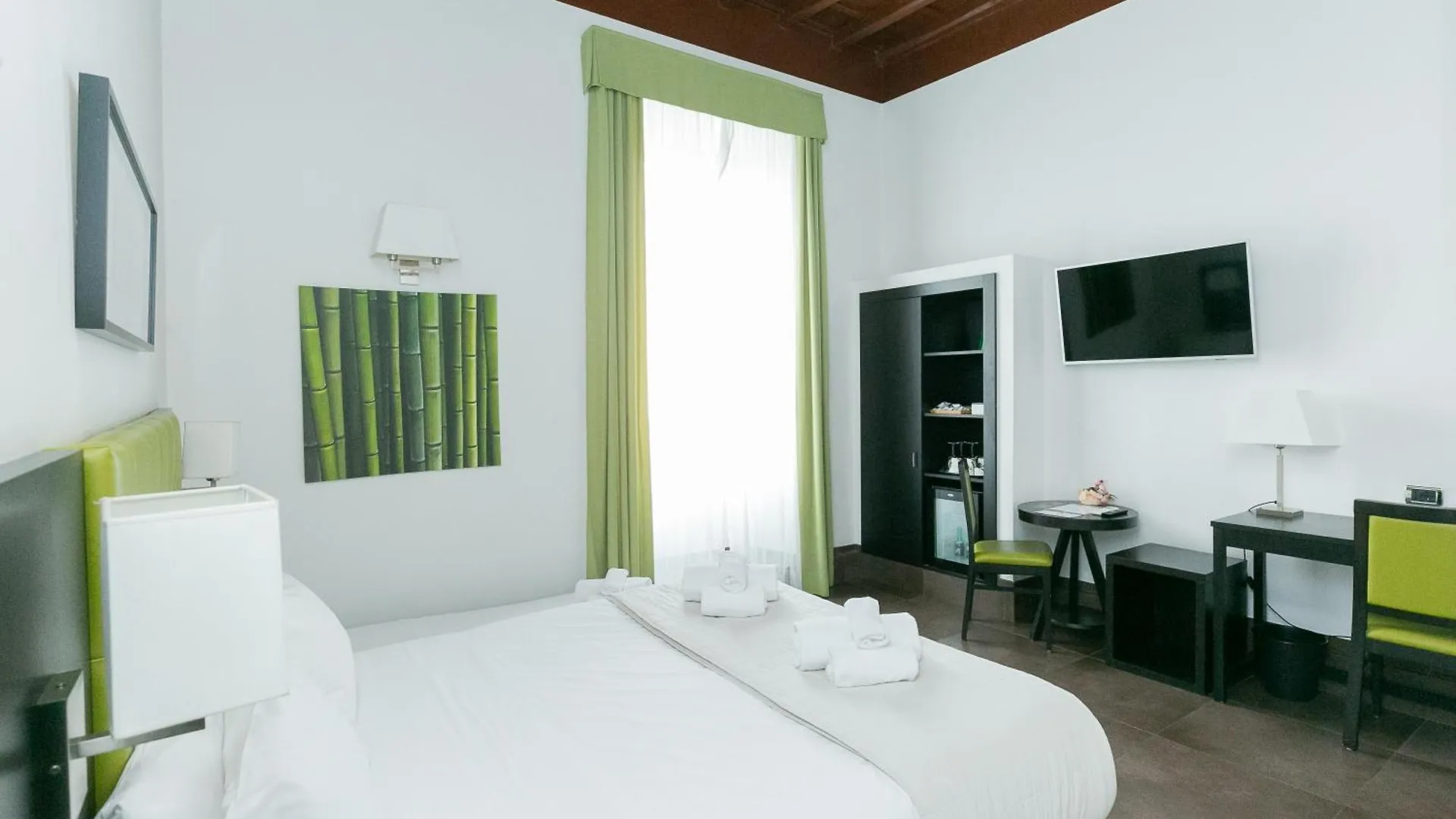 Suitinn19 Rome Italy